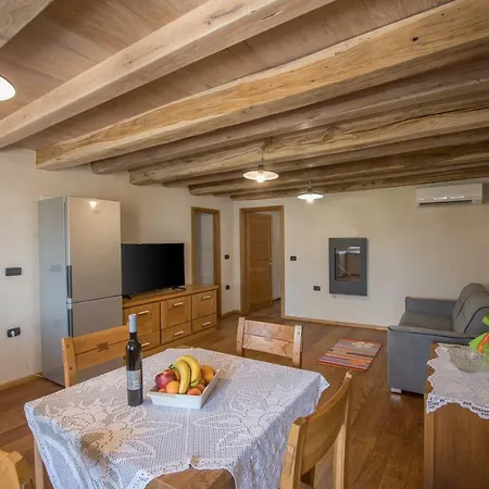 Apartment Lana House With